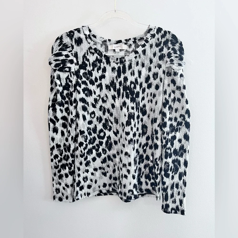 LOFT Animal Print Puff Sleeve Crinkled Crew Neck Top